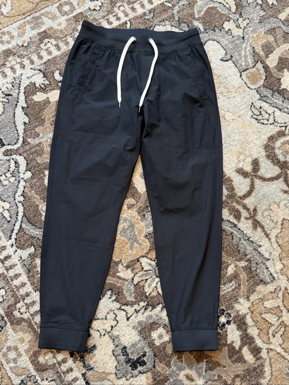 Like New Men's Black Vuori Meta Joggers - Medium - Worn Once